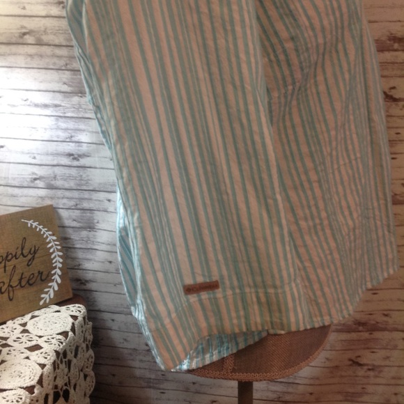 Columbia button down. Size Large. - Picture 7 of 7